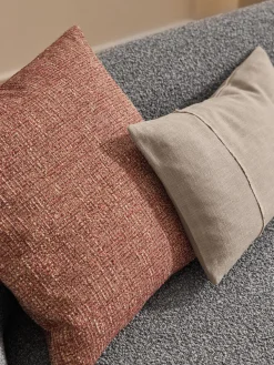 Funda de cojín artesanal con costura decorativa Terre