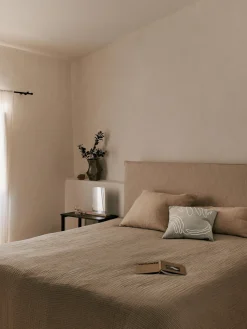 Funda de cojín artesanal de algodón ecológico Jot