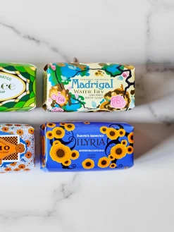 Jabón artesanal Madrigal (rosa, mandarina, canela, jazmín y vainilla)