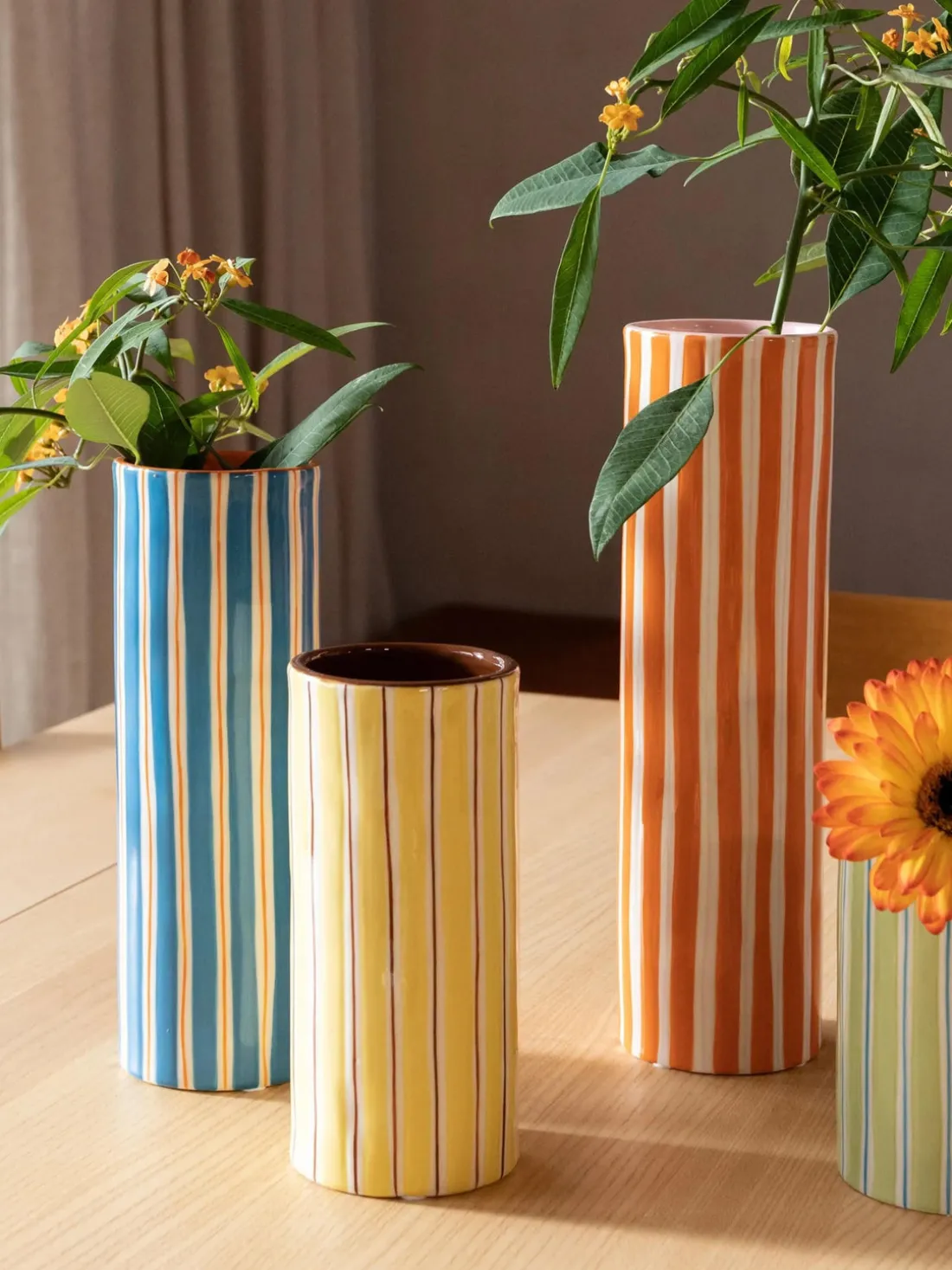 Jarrón de porcelana artesanal Ray, 18 cm