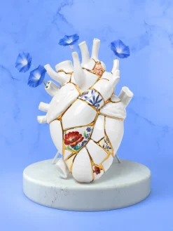 Jarrón de porcelana con decoración dorada Love in Bloom, 25 cm