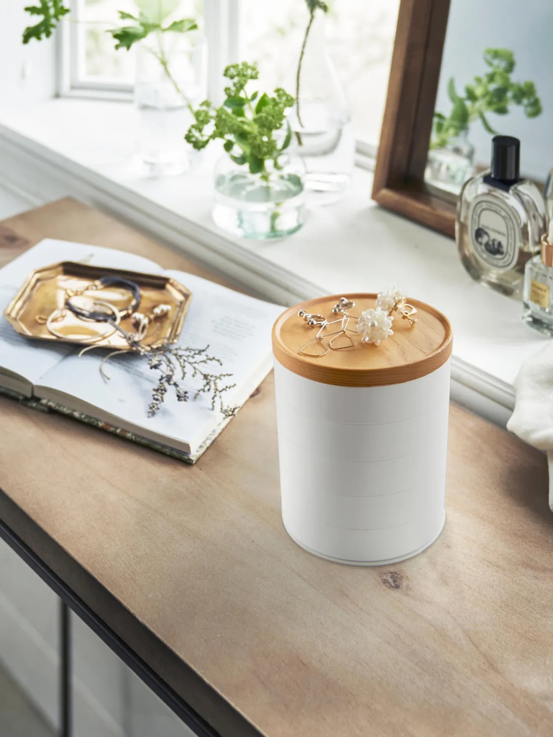 Joyero con tapadera de madera Tosca, 5 niveles