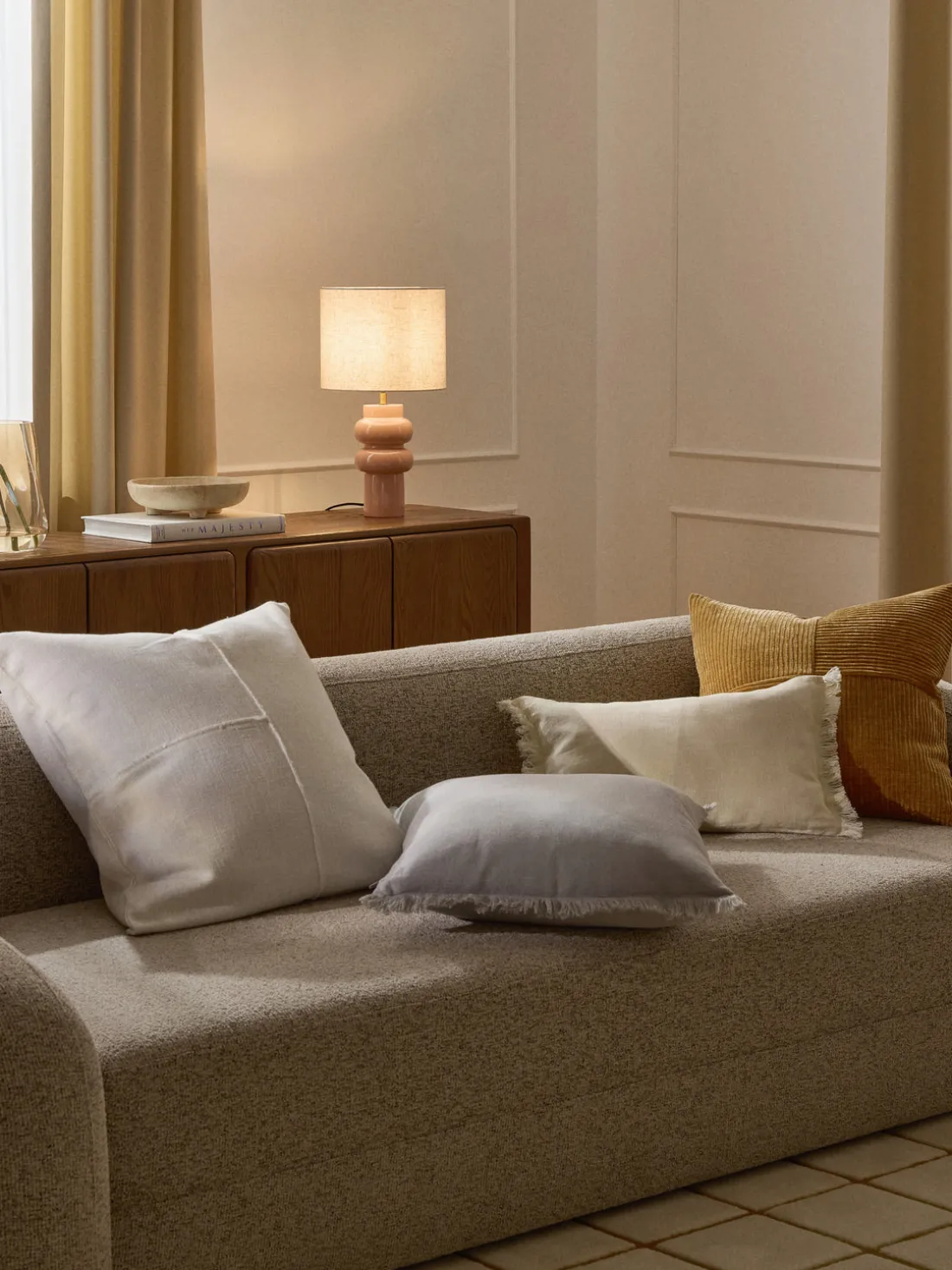 Lámpara de mesa grande de cerámica Christine