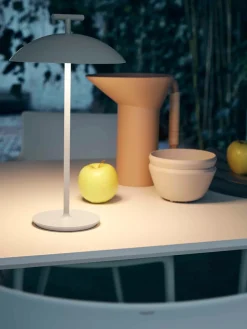 Lámpara de mesa LED regulable Mini Geen-a, portátil
