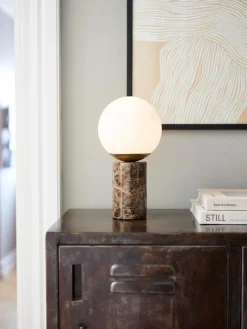 Lámpara de mesa pequeña de mármol Lilly