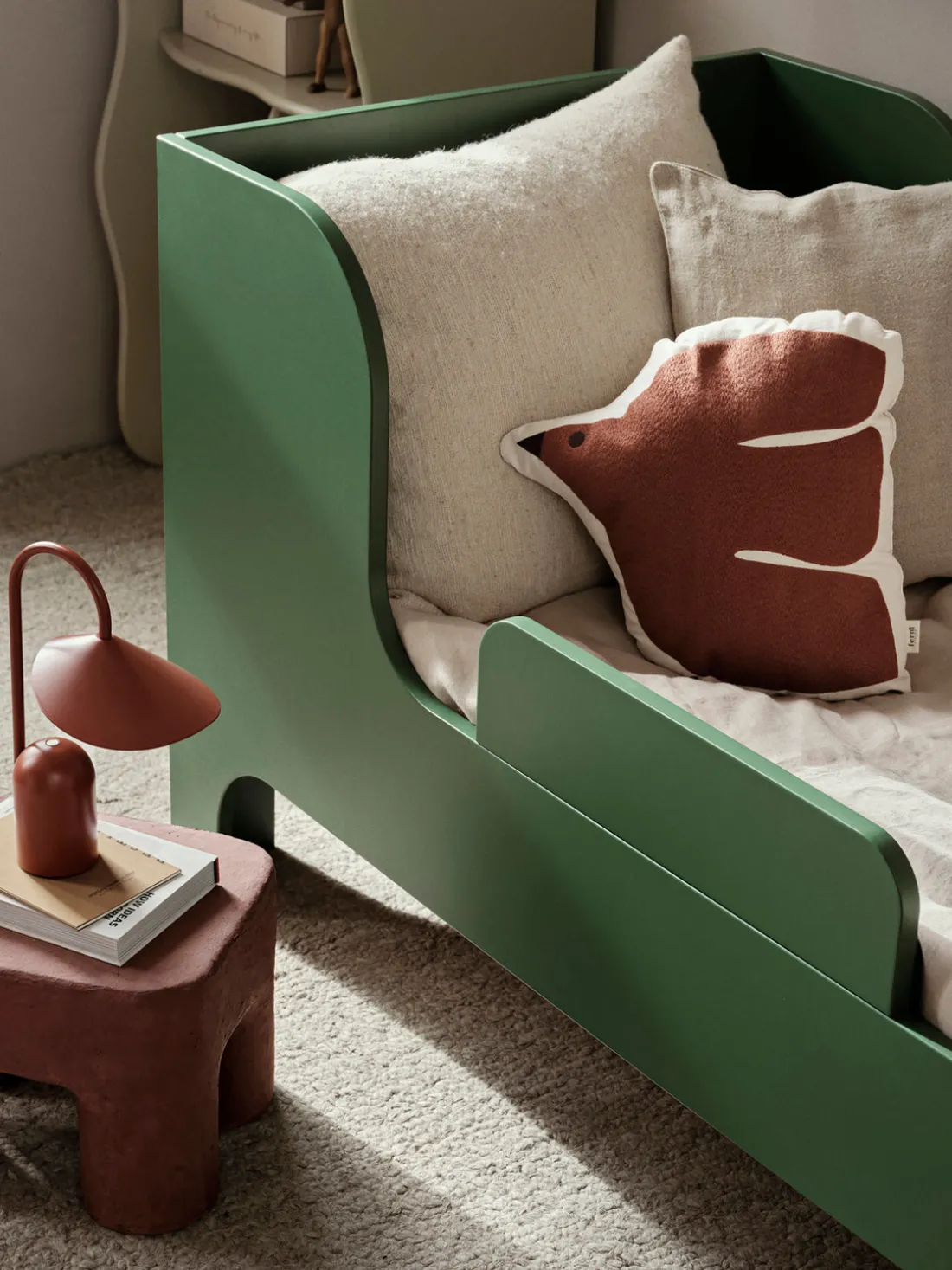 Lámpara de mesa pequeña LED regulable Arum, portátil