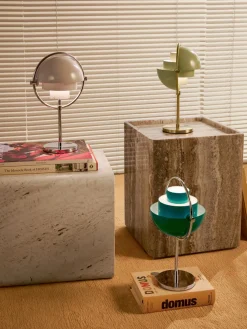 Lámpara de mesa regulable y ajustable Multi-Lite, portátil