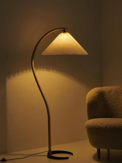 Lámpara de pie ajustable Timberline