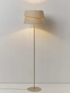 Lámpara de pie con pantala asimetrica Nyla
