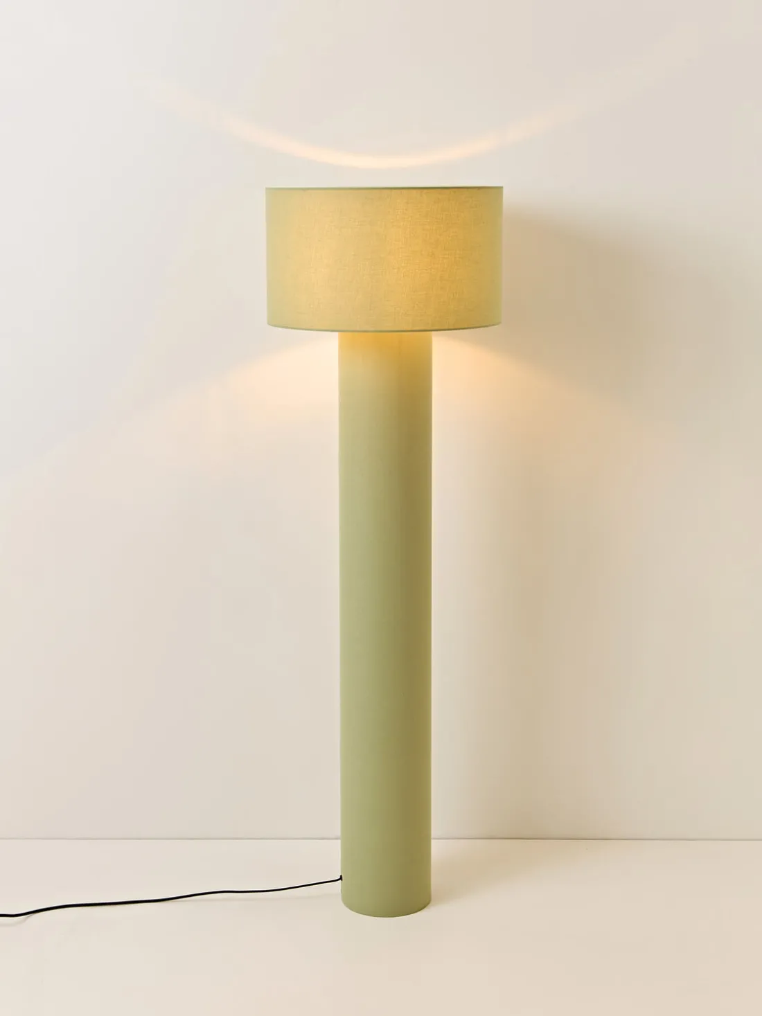 Lámpara de pie de lino Ron