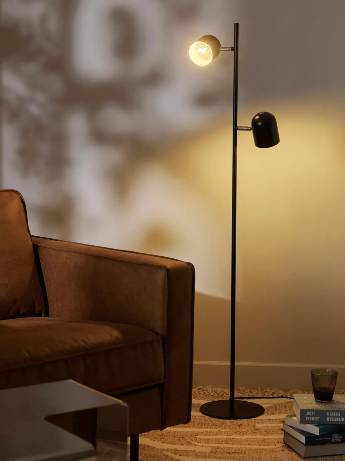 Lámpara de pie de metal Almo