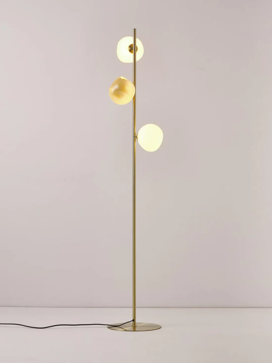 Lámpara de pie de vidrio opalino Josie