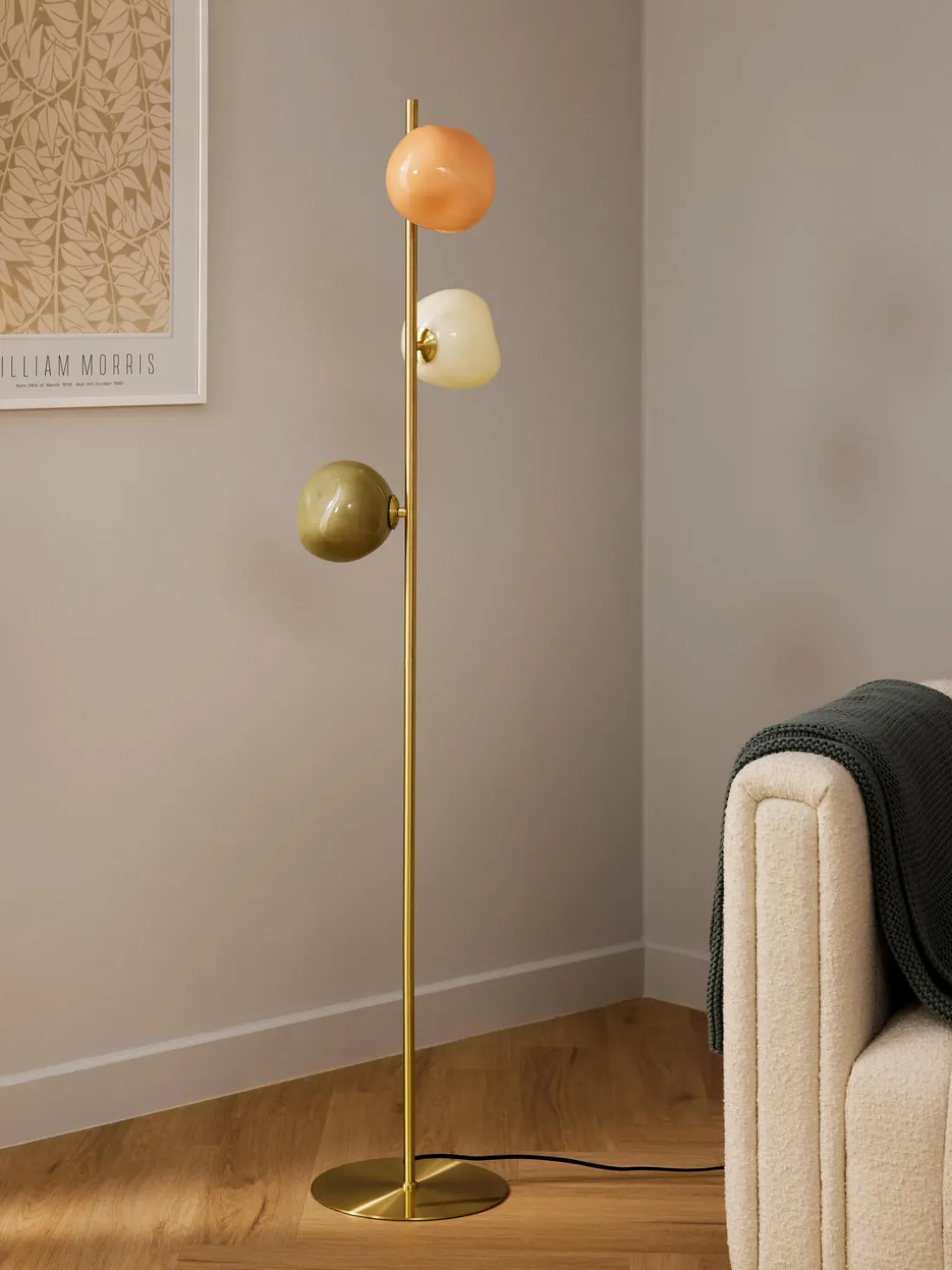 Lámpara de pie de vidrio opalino Josie