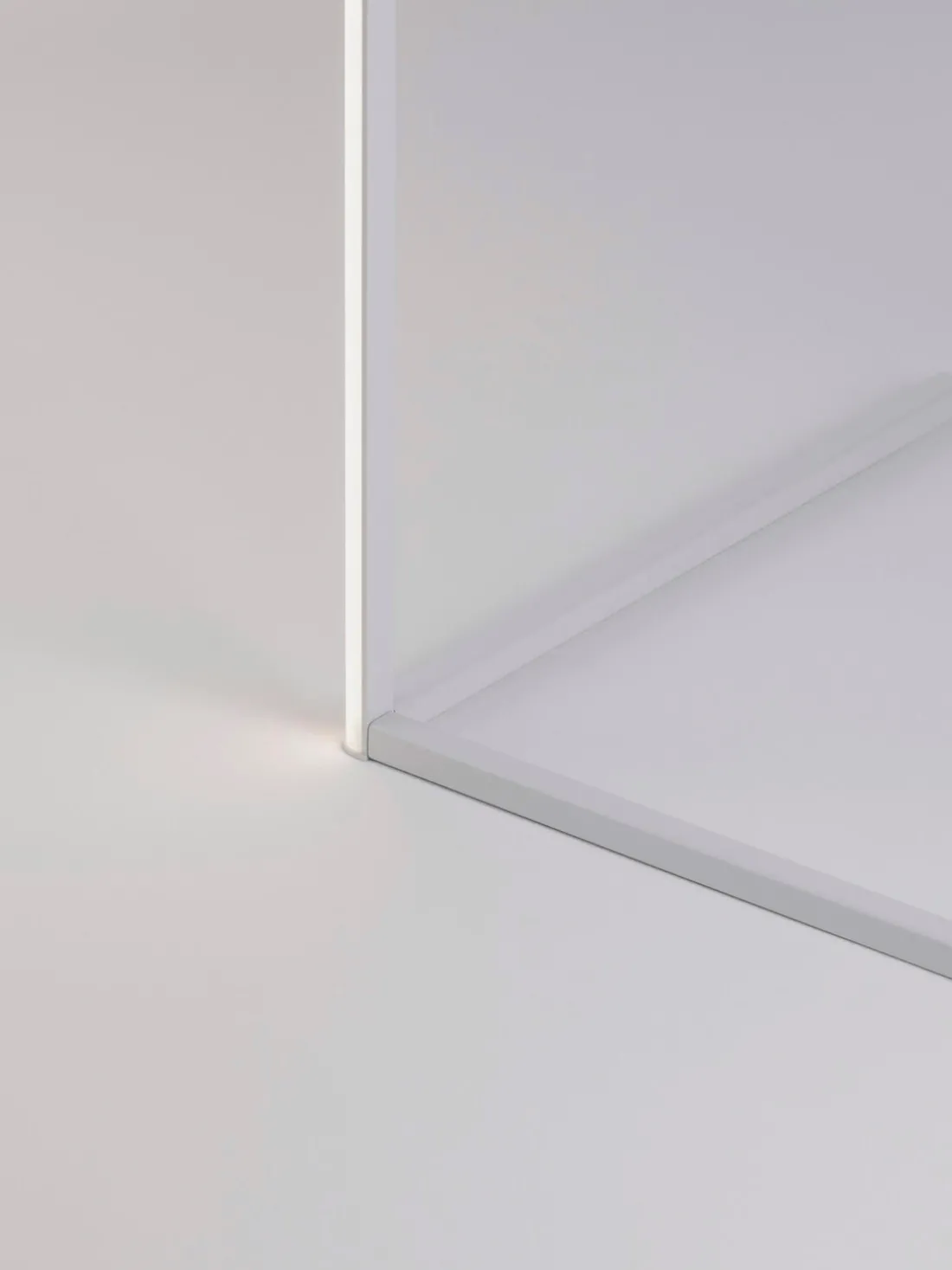 Lámpara de pie LED V-line