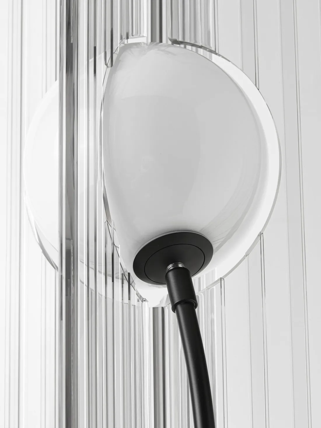 Lámpara de pie pequeña Mills