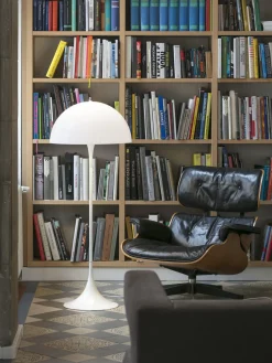 Lámpara de pie pequeña Panthella de diseño Verner Panton