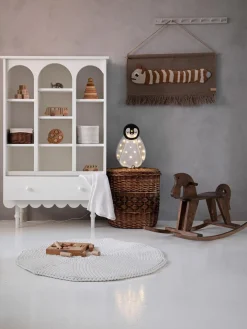 Lámpara infantil LED artesanal regulable Baby Penguin, con función de temporizador