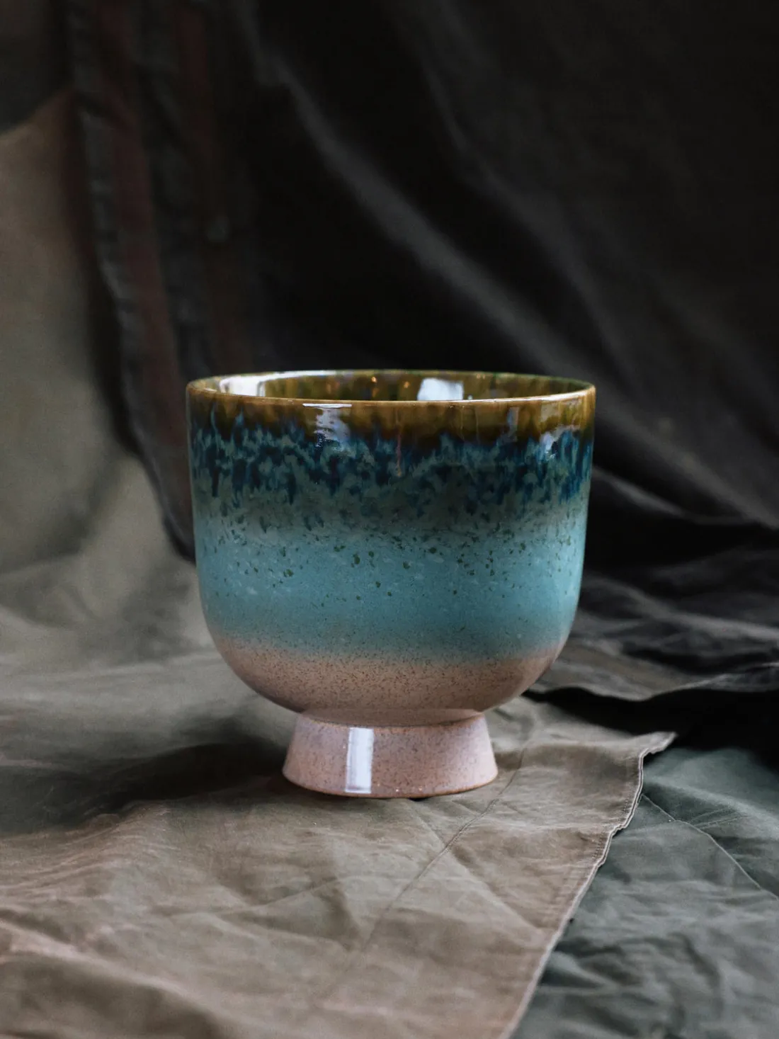 Macetero artesanal con esmalte reactivo Retro