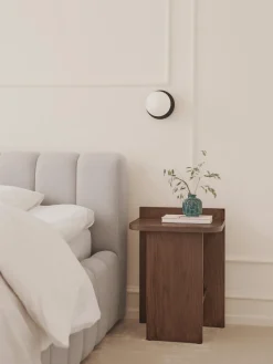 Mesa auxiliar de madera de roble Ismo