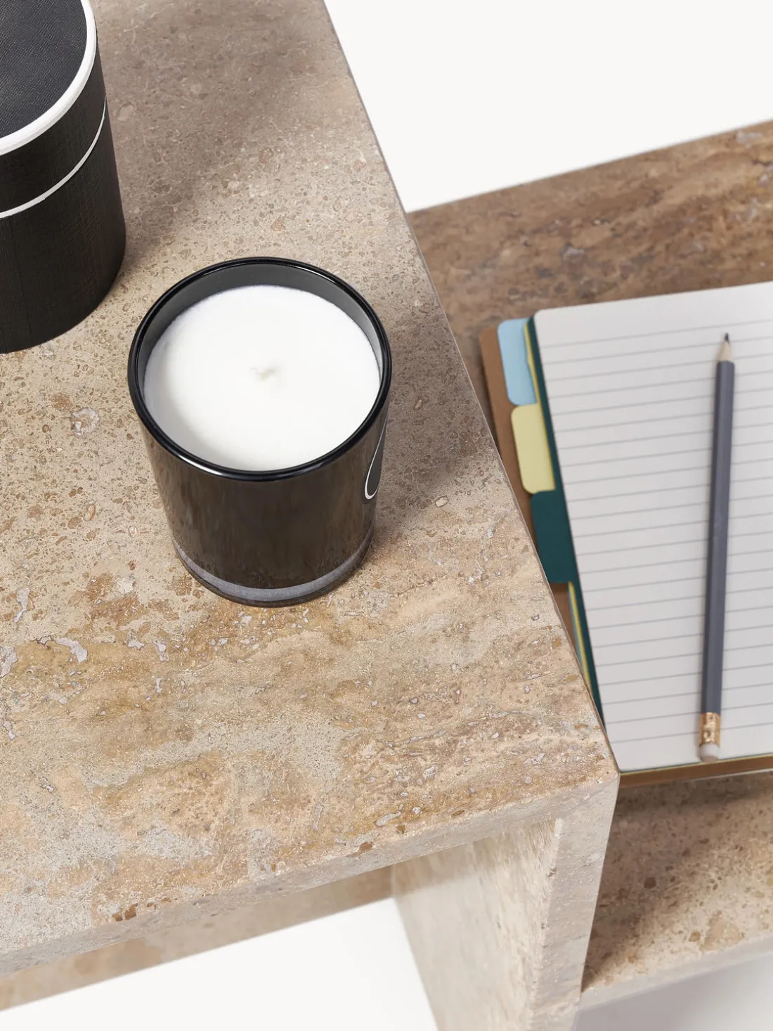 Mesa auxiliar de travertino con dos estantes Distinct