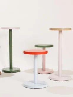 Mesa auxiliar redonda de metal Trisse