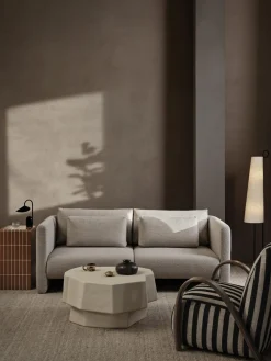 Mesa de centro de hormigón en forma orgánica Staffa