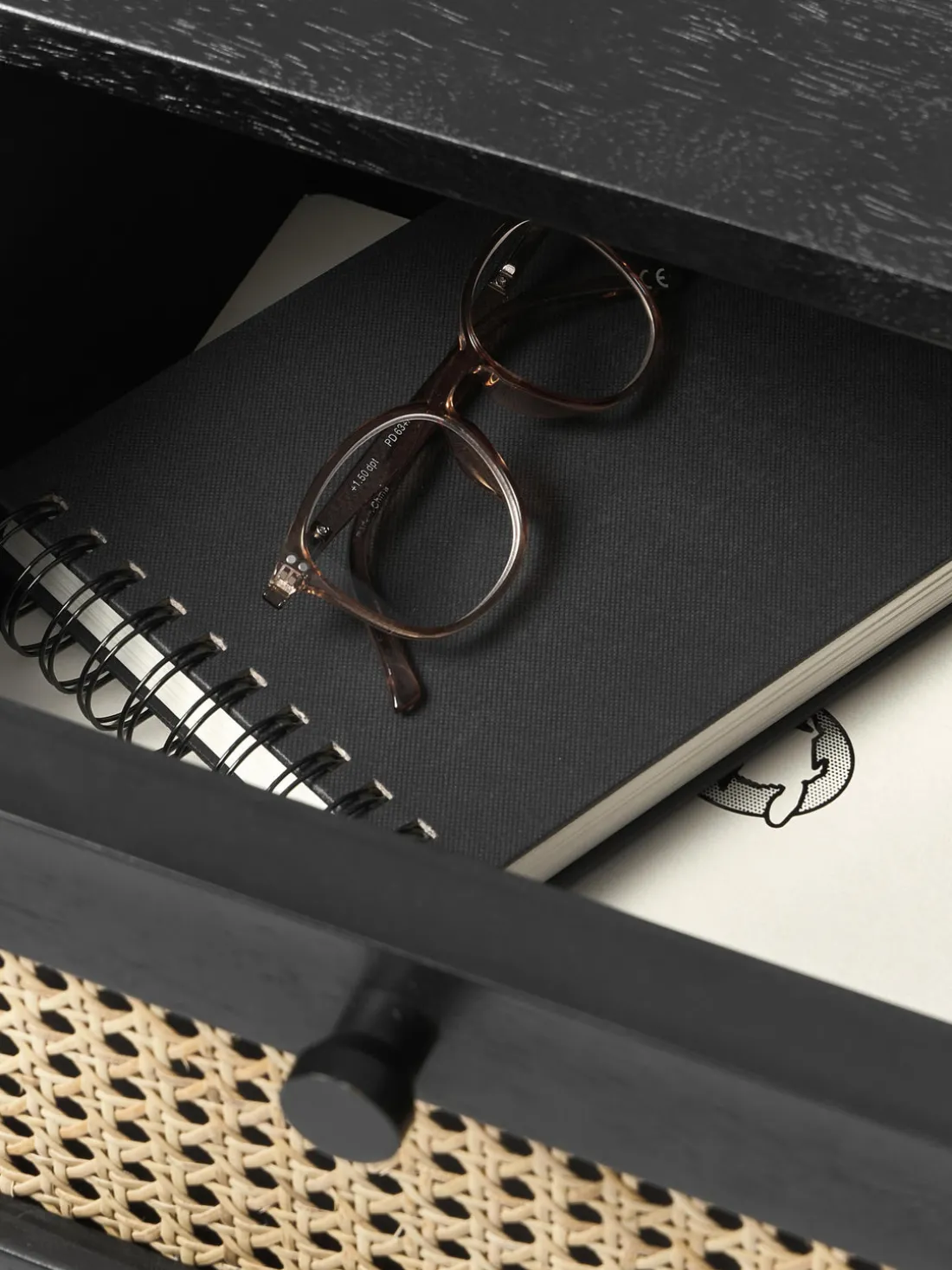 Mesita de noche con cajones Vienna