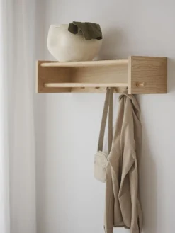 Perchero de pared de madera de roble Hillmond