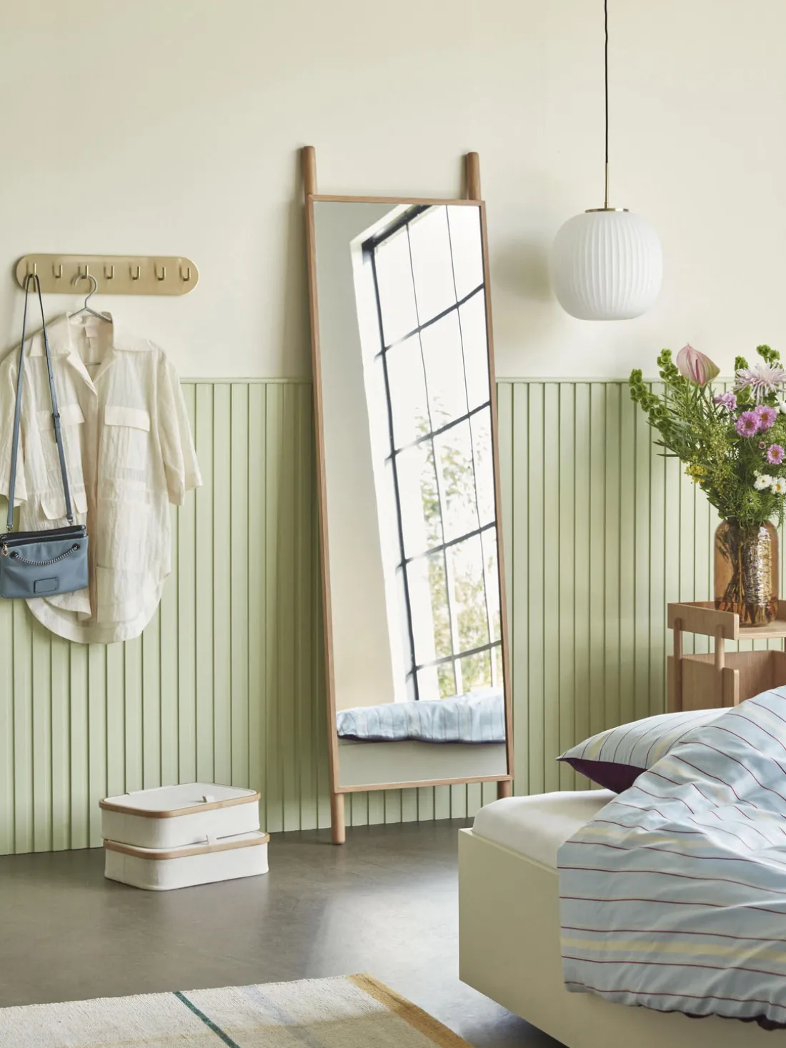 Perchero de pared de metal Form