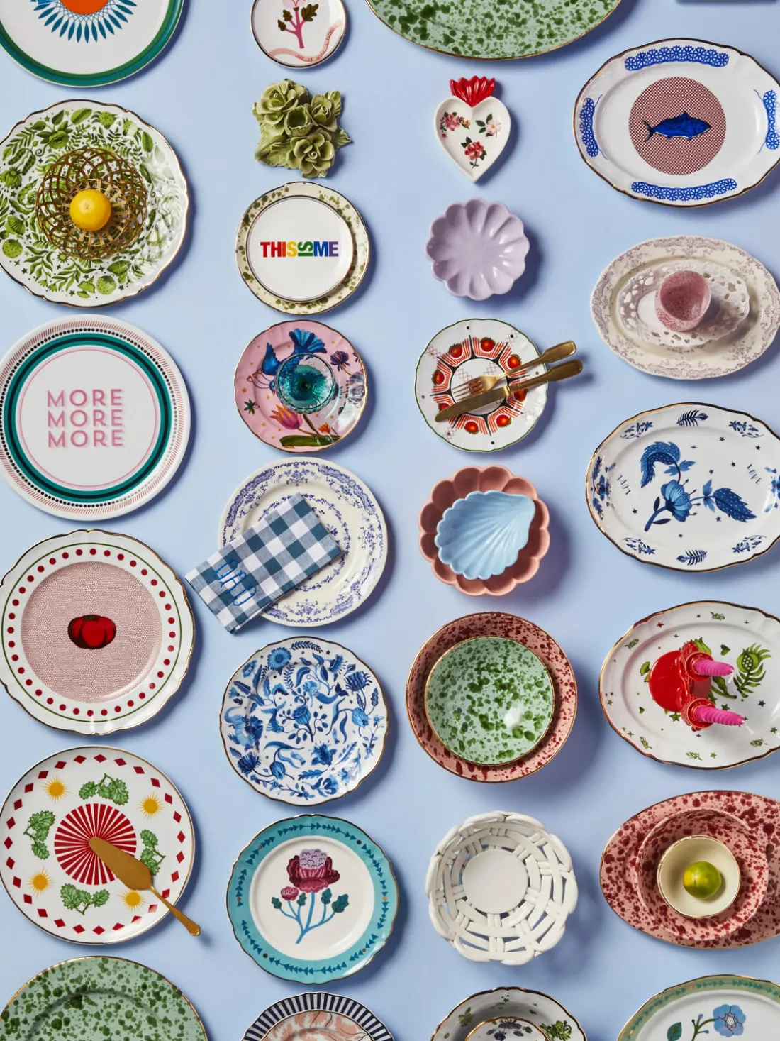 Plato llano artesanal de porcelana Geranium