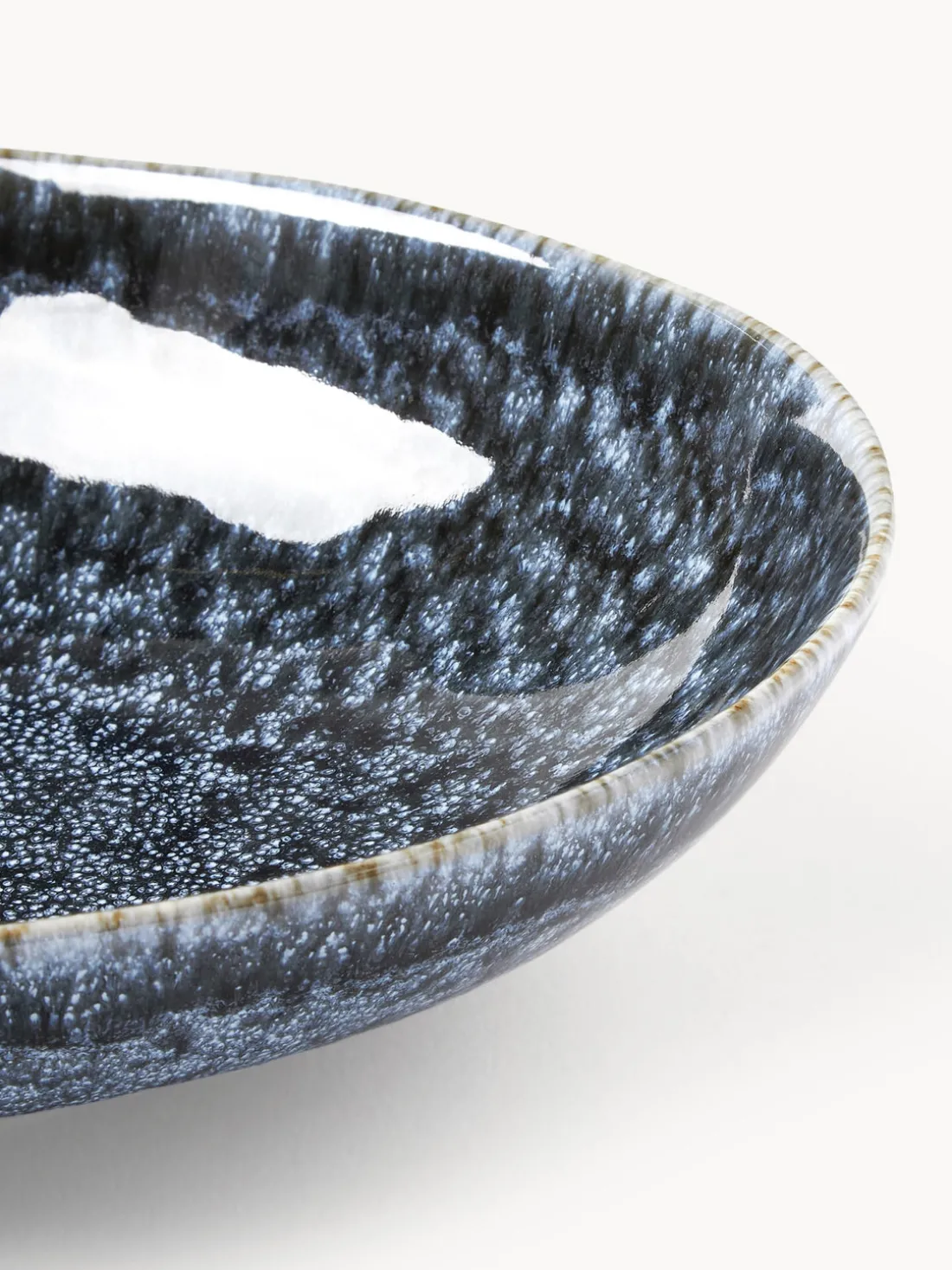 Platos hondos artesanales en forma orgánica Macey, 4 uds.