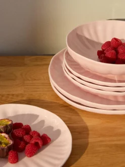 Platos hondos de porcelana con relieves Sali, 4 uds.