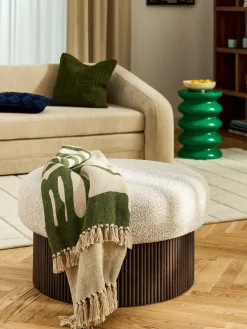 Puf grande tapizado en borreguillo bouclé con espacio de almacenamiento Nala