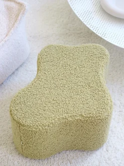 Puf infantil artesanal de borreguillo Cloud