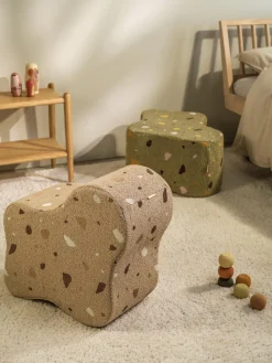 Puf infantil artesanal en tejido bouclé Cloud