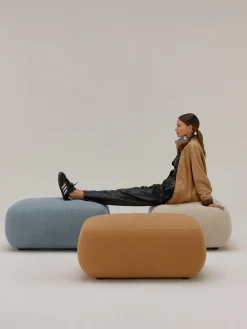 Puf reposapiés en tejido bouclé Sofia