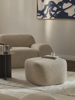 Reposapiés puf en tejido bouclé Wolke