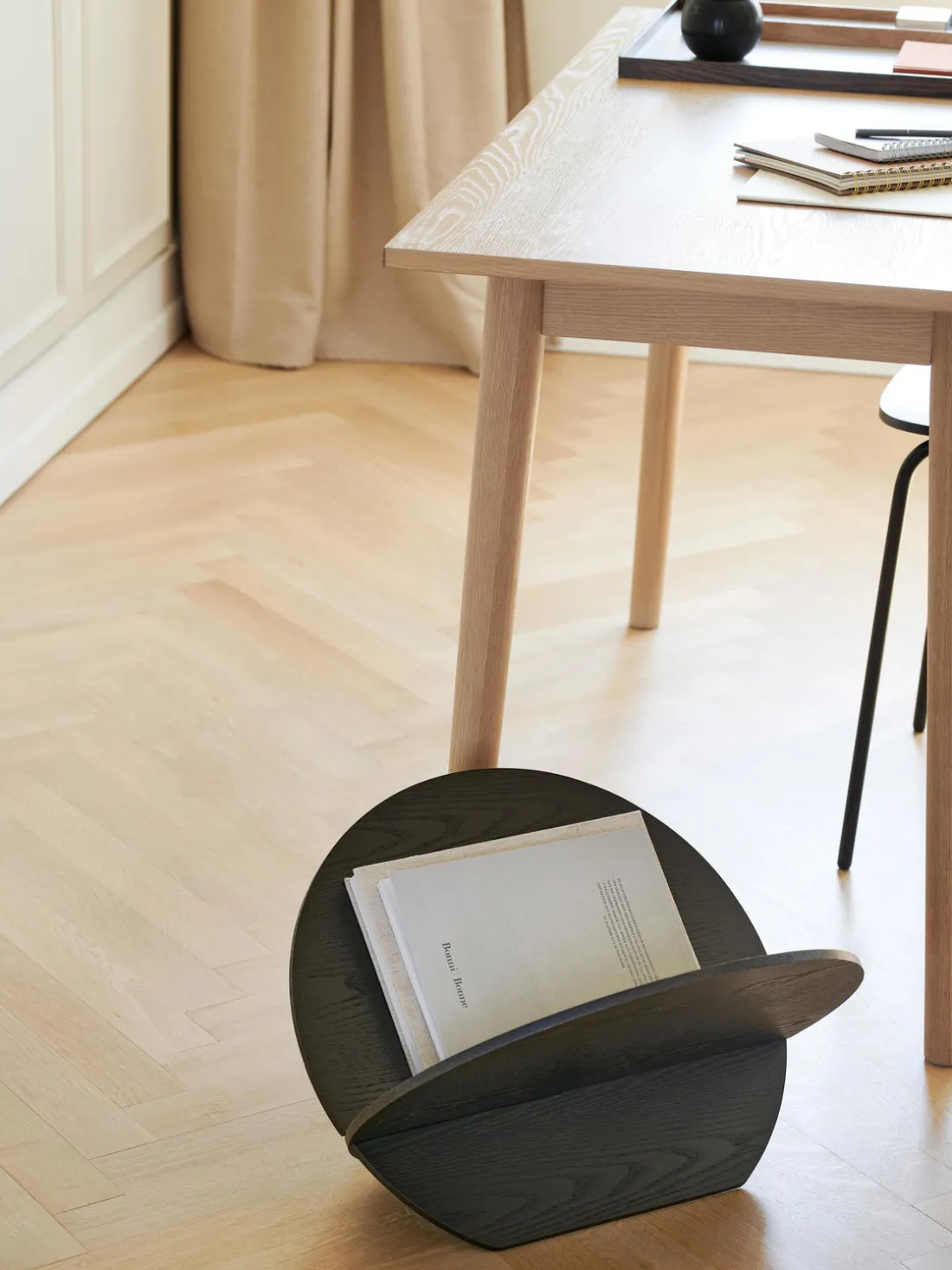 Revistero de madera Silia