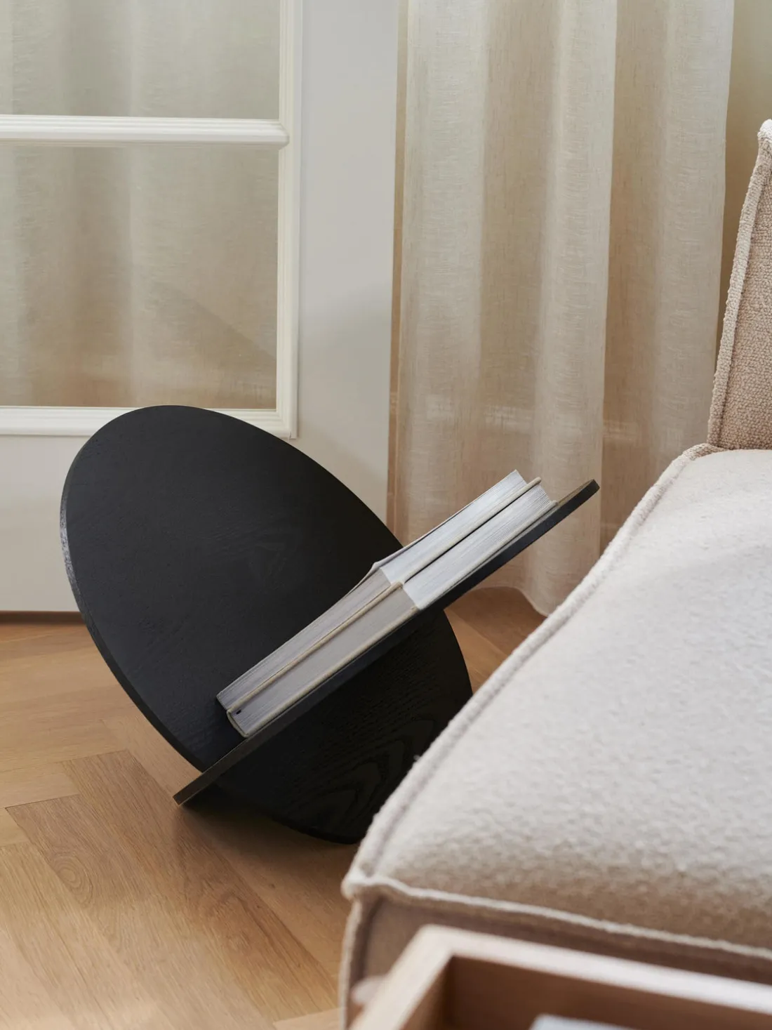 Revistero de madera Silia