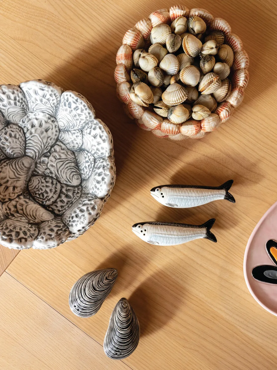 Salero y pimentero artesanales de dolomita Mussel, 2 uds.