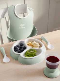 Set de vajilla infantil Bliss con babero, 4 pzas.