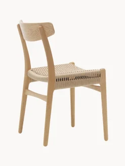 Silla de madera con asiento tejido a mano CH23