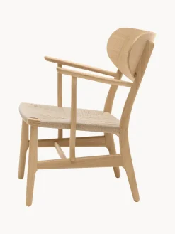Silla de madera con asiento tejido a mano CH22