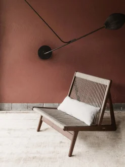 Sillón artesanal de madera de nogal con cojín de asiento MR01 Initial