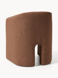 Sillón con reposabrazos en tejido bouclé Mairo