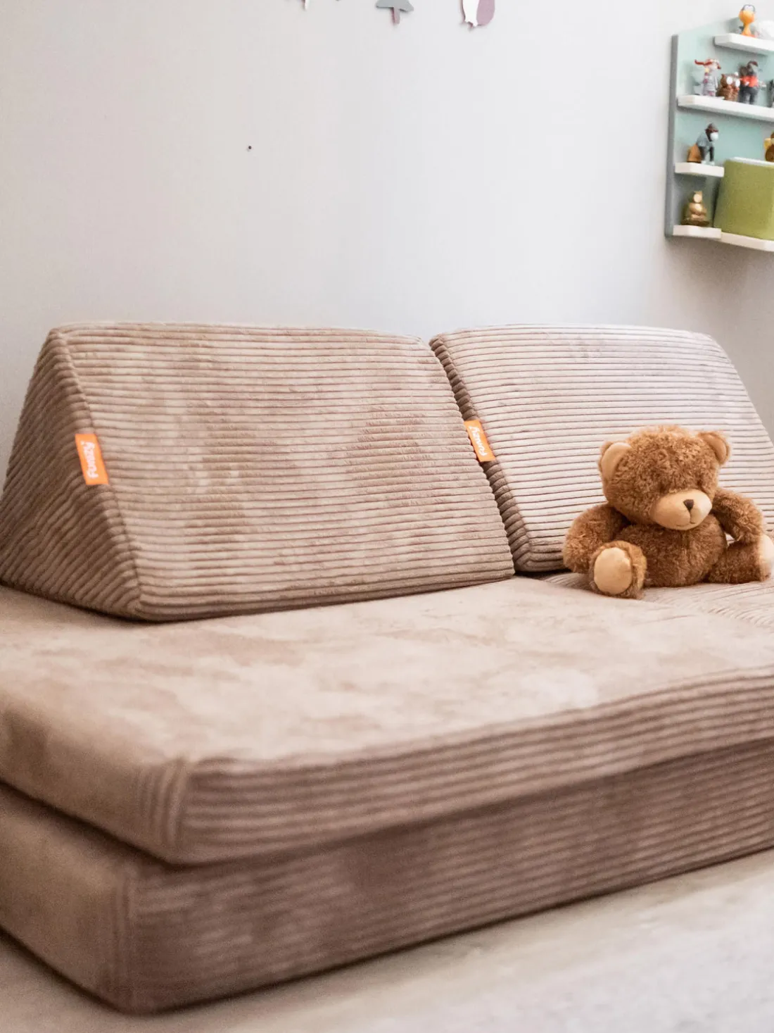 Sofá infantil modular artesanal de pana Mila