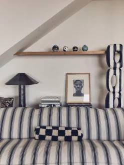 Sofá Nomad: 244 cm - Rocco, Chalkstripe (3 plazas)