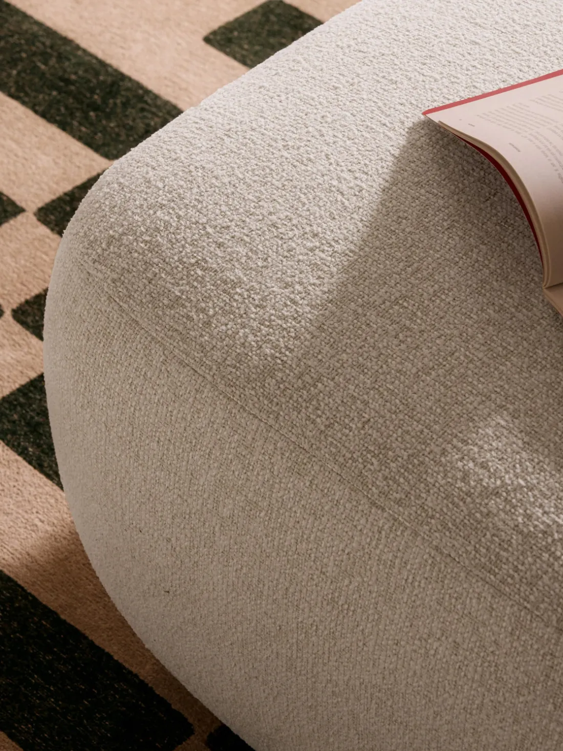 Taburete en tejido bouclé Sofia