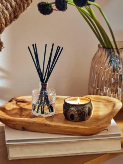 Vela perfumada artesanal Japonica Collection (resina de ámbar, sándalo, cedro y orquídea de vainilla)