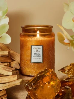 Vela perfumada artesanal Japonica Collection (resina de ámbar, sándalo, cedro y orquídea de vainilla)